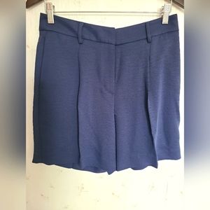 RW&Co Size 6, high-rise navy blue shorts 💙
